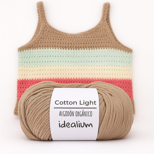 Ovillo de algodón Idealium Cotton Light con top de verano tejido