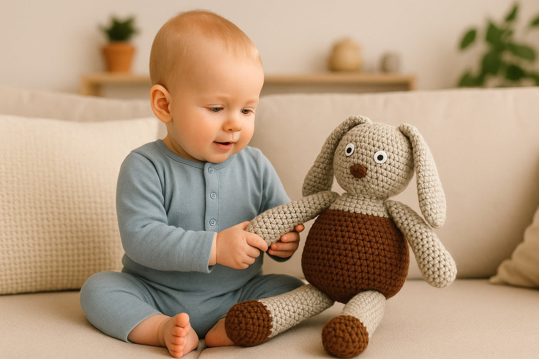 Peluche Orejolín tejido a ganchillo