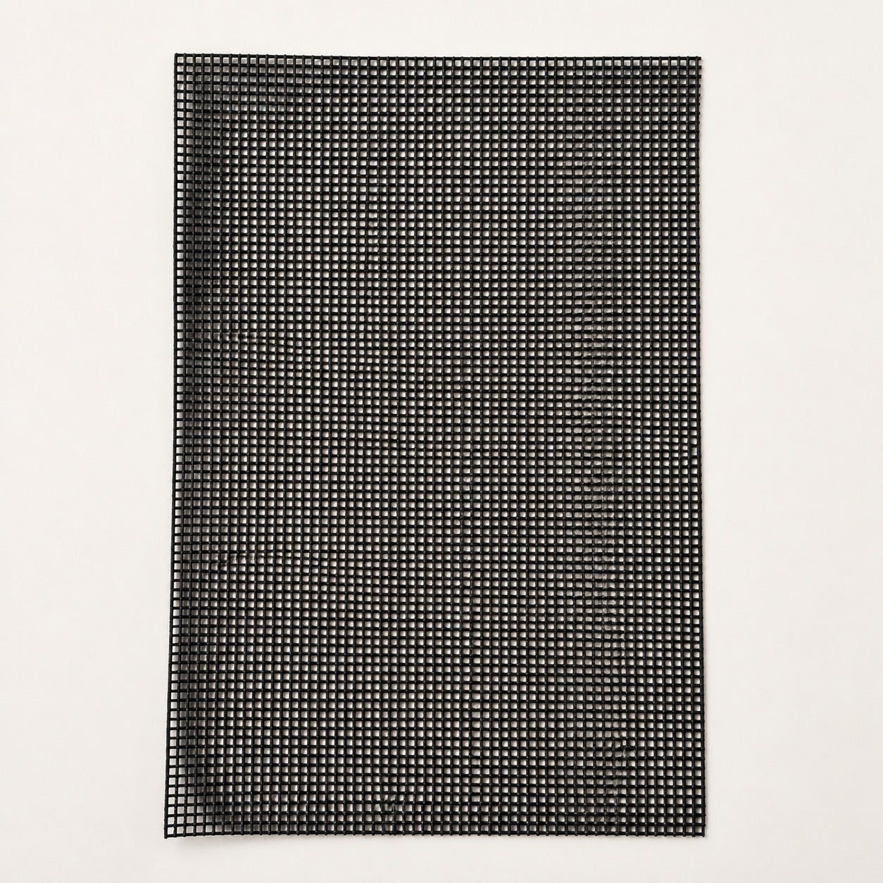 Malla plástica para bolsos 33 × 50 cm