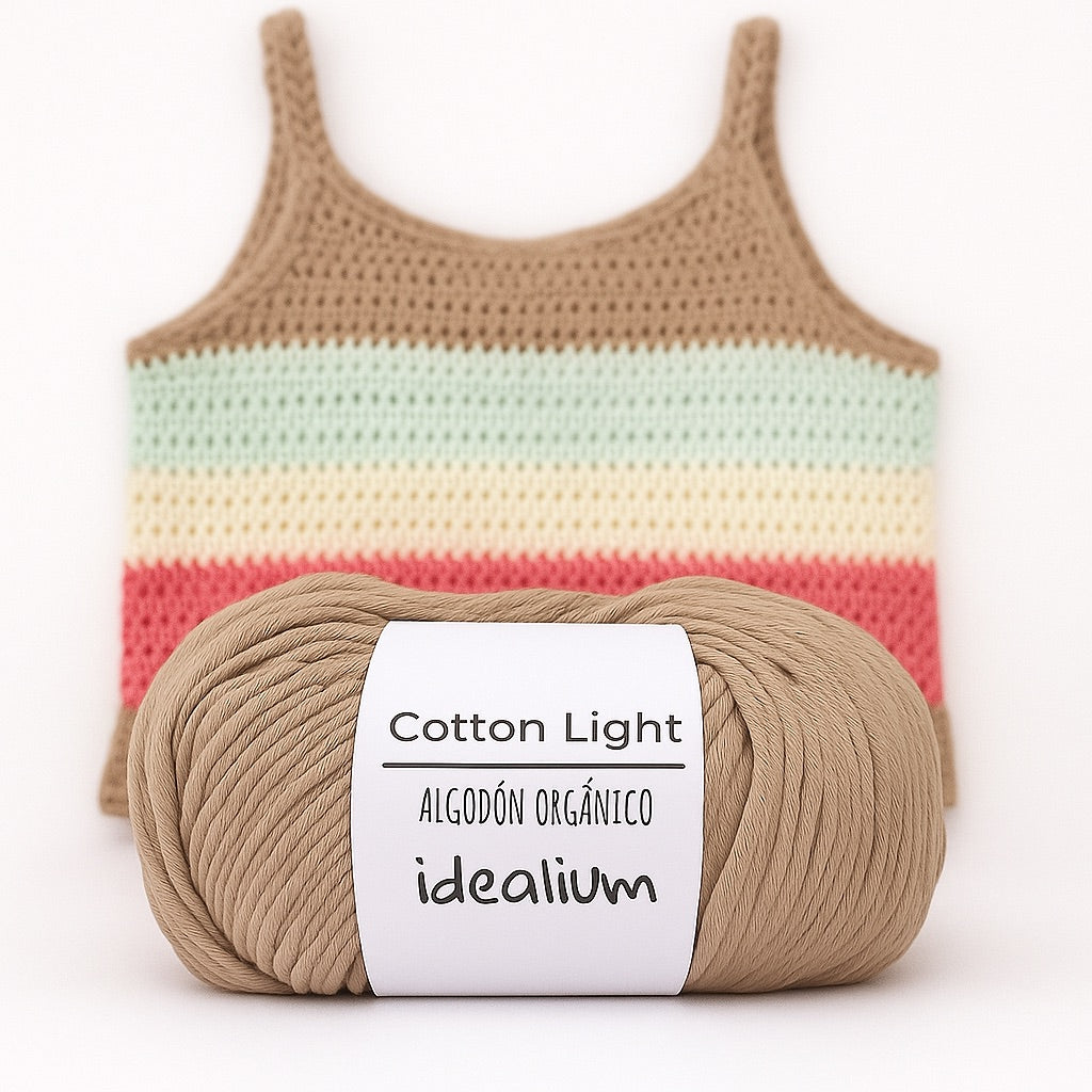Ovillo de algodón Idealium Cotton Light con top de verano tejido