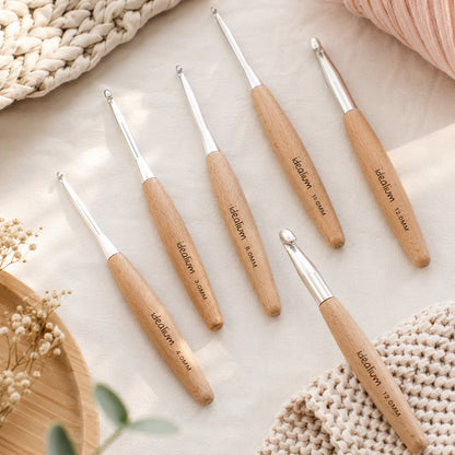 Ganchillo Premium Idealium con mango de madera