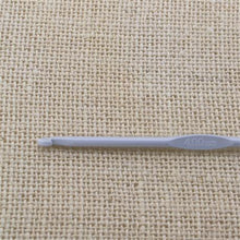 Cargar imagen en el visor de la galería, Aguja de ganchillo de aluminio nº 2 a 5
